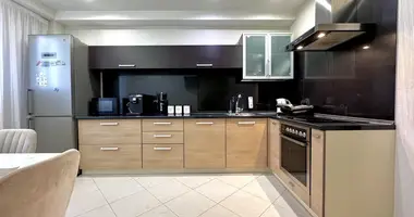 Apartamento 3 habitaciones en Minsk, Bielorrusia