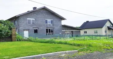 Maison dans Baraulianski siel ski Saviet, Biélorussie