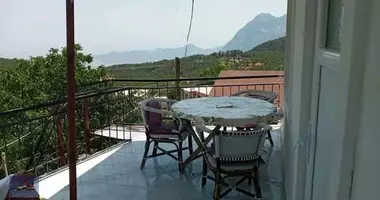 Villa 4 rooms with parking in Alanya, Turkey