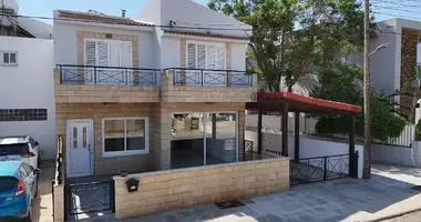 Dom 4 pokoi w Strovolos, Cypr