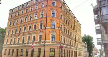 Dochodowa nieruchomość 2 035 m² w Ryga, Łotwa