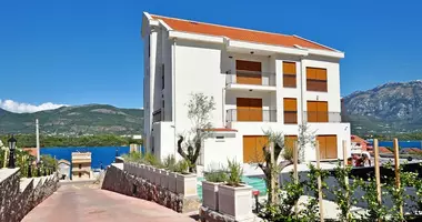 Apartamento 2 habitaciones en Lustica, Montenegro