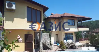 5 bedroom house in Strajitsa, Bulgaria