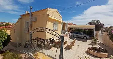 Villa 4 bedrooms with Furnitured, with Terrace, with Storage Room in San Fulgencio, Spain