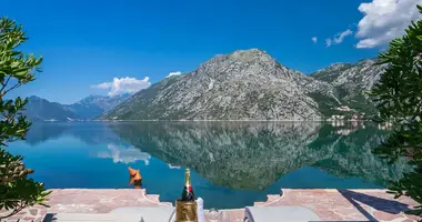 Villa  mit Am Meer in Kunje, Montenegro