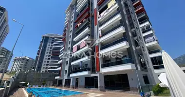 Duplex 5 rooms with parking, with elevator, with sea view in Alanya, Turkey