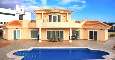 Villa 4 Zimmer mit Parkplatz, mit Möbliert, mit Klimaanlage in Adeje, Spanien