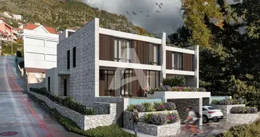 Villa  mit Schwimmbad, mit Garage in Tivat, Montenegro