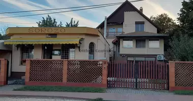 4 room house in Tarnok, Hungary
