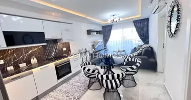 2 room apartment with parking, with furniture, with elevator in Mahmutlar, Turkey