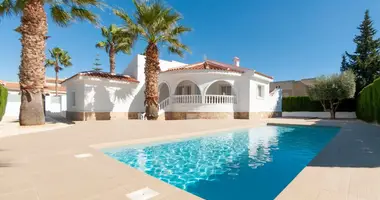 Villa  mit Terrasse, mit Garage, mit Badezimmer in Rojales, Spanien