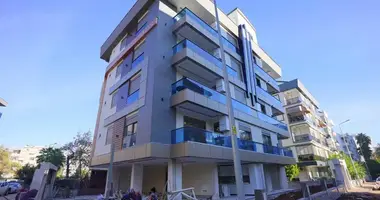 Wohnung 3 Schlafzimmer mit Terrasse, mit Kühlschrank, mit Herd in Mittelmeerregion, Türkei