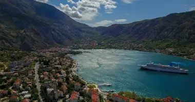 Wohnung 2 Schlafzimmer in Dobrota, Montenegro