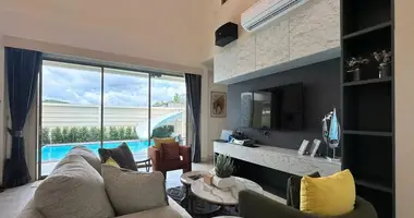 Villa 5 habitaciones con Amueblado, con estacionamiento, con Tour online en Pattaya, Tailandia