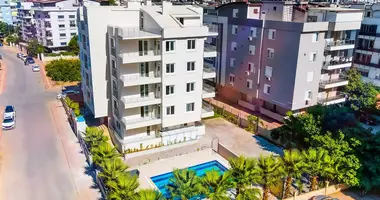 Apartamento 3 habitaciones con ascensor, con airea acondicionado, con la piscina en Konyaalti, Turquía
