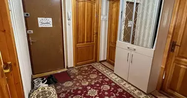 Квартира 2 спальни со стеклопакетами, с балконом, с c ремонтом в Ташкент, Узбекистан