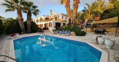 Villa 5 bedrooms with parking, with Furnitured, with Air conditioner in Tala, Cyprus