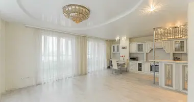 Apartamento 3 habitaciones en Minsk, Bielorrusia