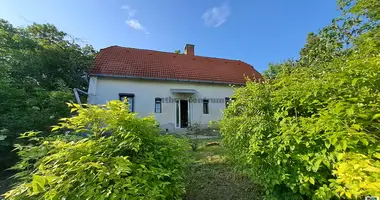 2 room house in Csopak, Hungary