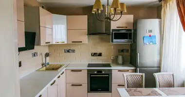 Apartamento 3 habitaciones en Minsk, Bielorrusia