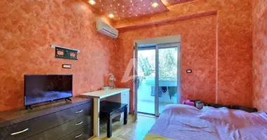 1 bedroom apartment with public parking in Becici, Montenegro