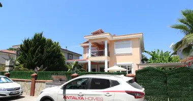 Villa 4 habitaciones con Balcón, con Aire acondicionado, con Calefacción central en Belek, Turquía