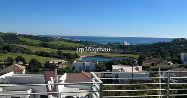 2 bedroom apartment in Estepona, Spain