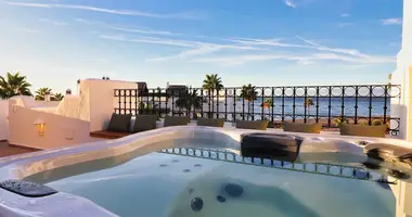 Mieszkanie 4 pokoi w Estepona, Hiszpania