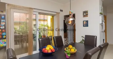 5 room house in Csoemoer, Hungary