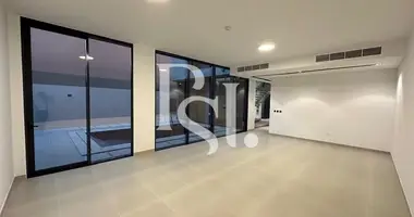 Villa 4 bedrooms with Balcony, gym, with closet in Sharjah Emirate, UAE