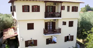 Hotel 864 m² w Vyzitsa, Grecja