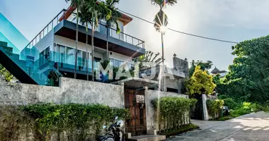 Villa 8 bedrooms in good condition, with Mountain view in Phuket, Thailand