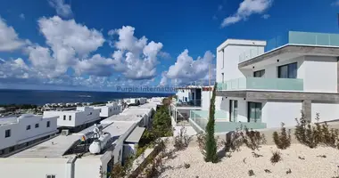 Villa 3 bedrooms in Chloraka, Cyprus