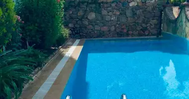 Dúplex 5 habitaciones con vista al mar, con la piscina, con vistas a las montañas en Alanya, Turquía