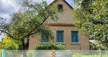 Casa en Balotcycy, Belarús