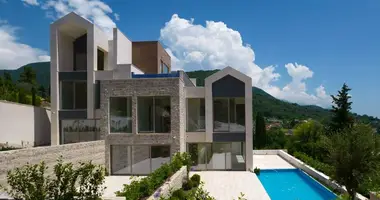 Таунхаус 3 комнаты  со стеклопакетами, с балконом, с мебелью в Тиват, Черногория
