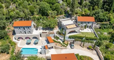 Haus 4 Schlafzimmer in Herceg Novi, Montenegro