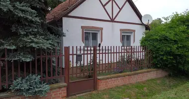 3 room house in Vezseny, Hungary