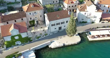 Villa  con Vistas al mar en Perast, Montenegro