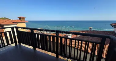 Квартира 3 комнаты в Святой Влас, Болгария