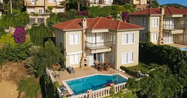 Villa 4 habitaciones con aparcamiento, con Vistas al mar, con Piscina en Mahmutlar, Turquía