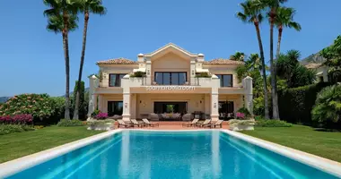 Villa  mit Patio in Marbella, Spanien
