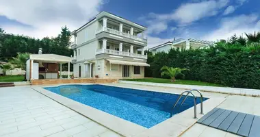 Villa 5 bedrooms in Agia Paraskevi, Greece