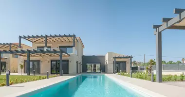 Villa 3 chambres avec Fenêtres double vitrage, avec Balcon, avec Climatiseur dans Kyparissos, Grèce