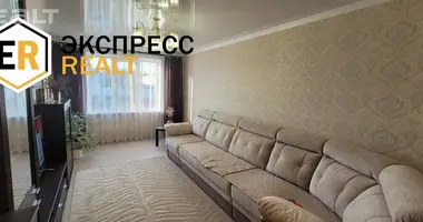 Apartamento 3 habitaciones en Kobriny, Bielorrusia