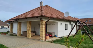 Casa 4 habitaciones en Nemesgulacs, Hungría