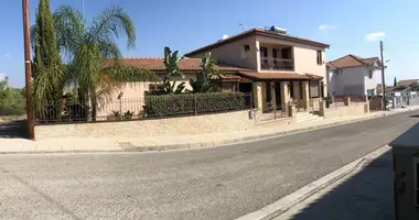 Haus 4 Schlafzimmer in Episkopi, Cyprus