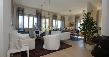 Villa 4 bedrooms with Garden, with Internet, with Lake view in Lombardy, Italy