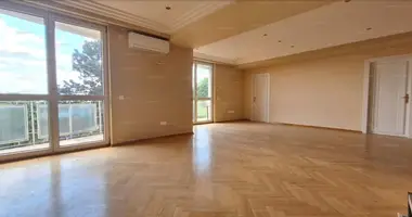 5 room apartment in Central Hungary, Hungary