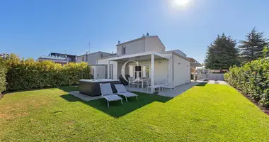 Villa 3 zimmer in Peschiera del Garda, Italien